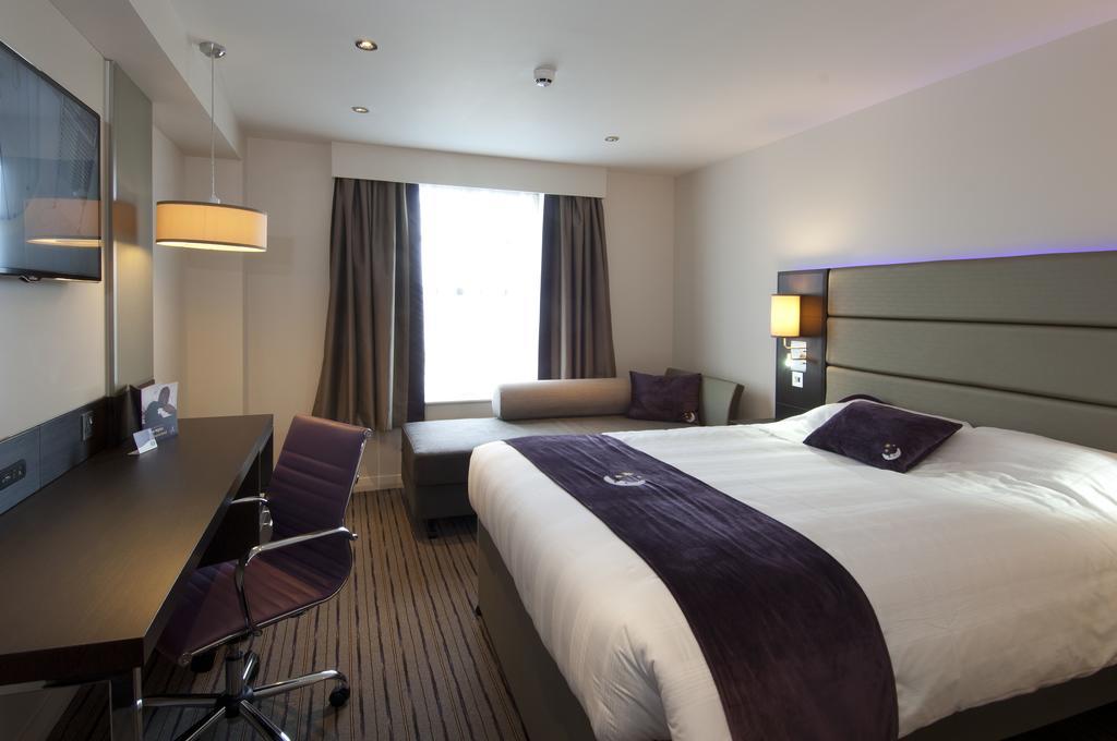 Premier Inn Southampton City Centre Номер фото