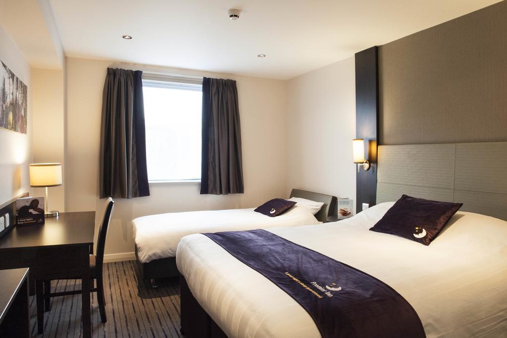 Premier Inn Southampton City Centre Номер фото